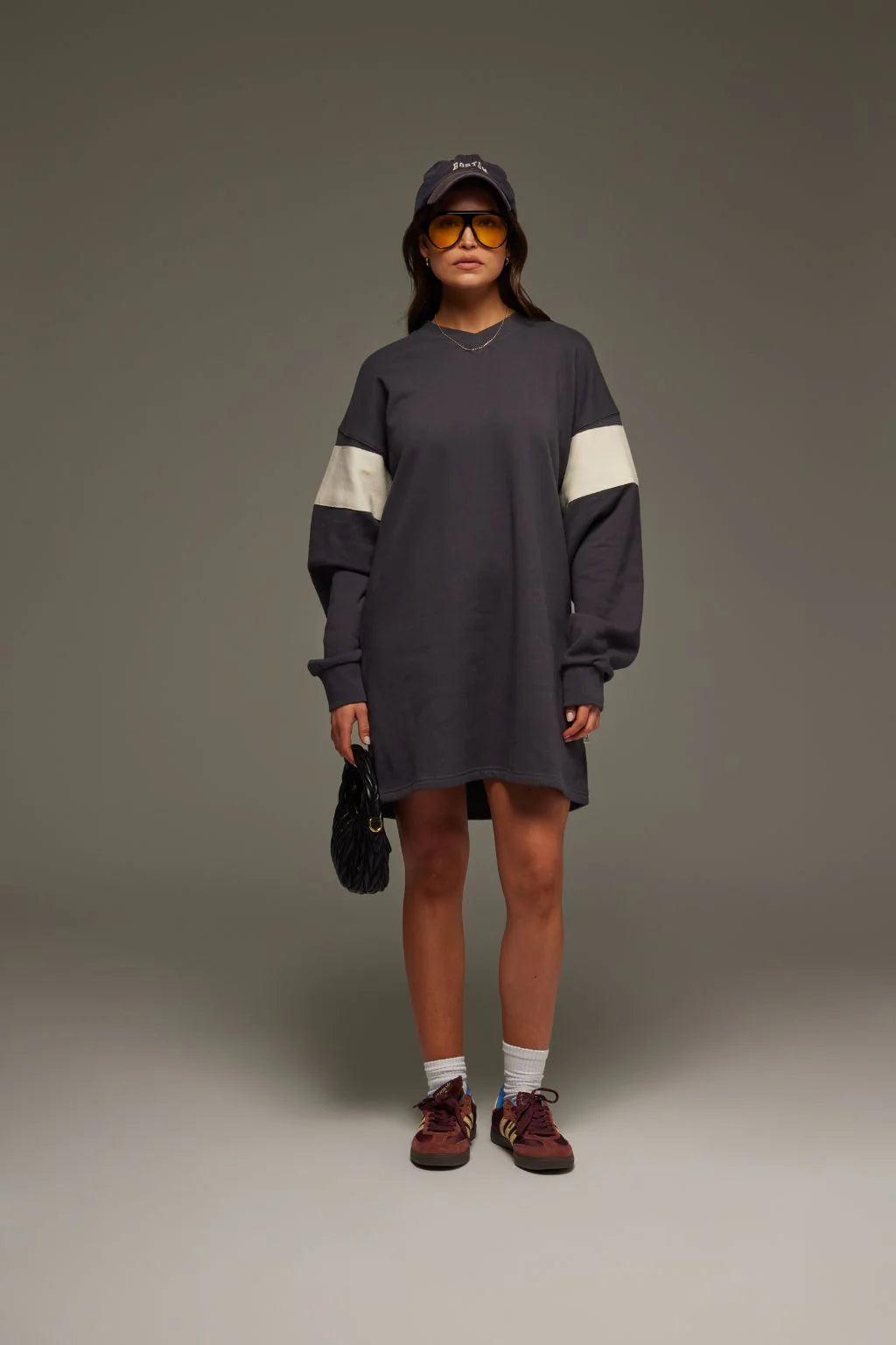 94 V Neck Sweater Dress in Noir