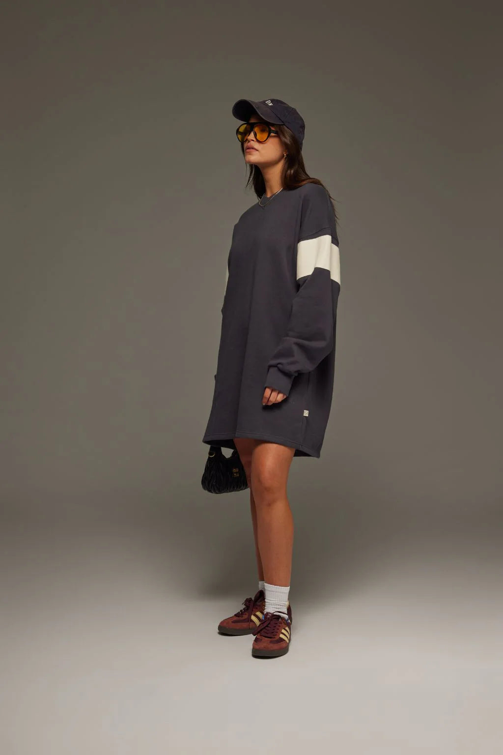 94 V Neck Sweater Dress in Noir