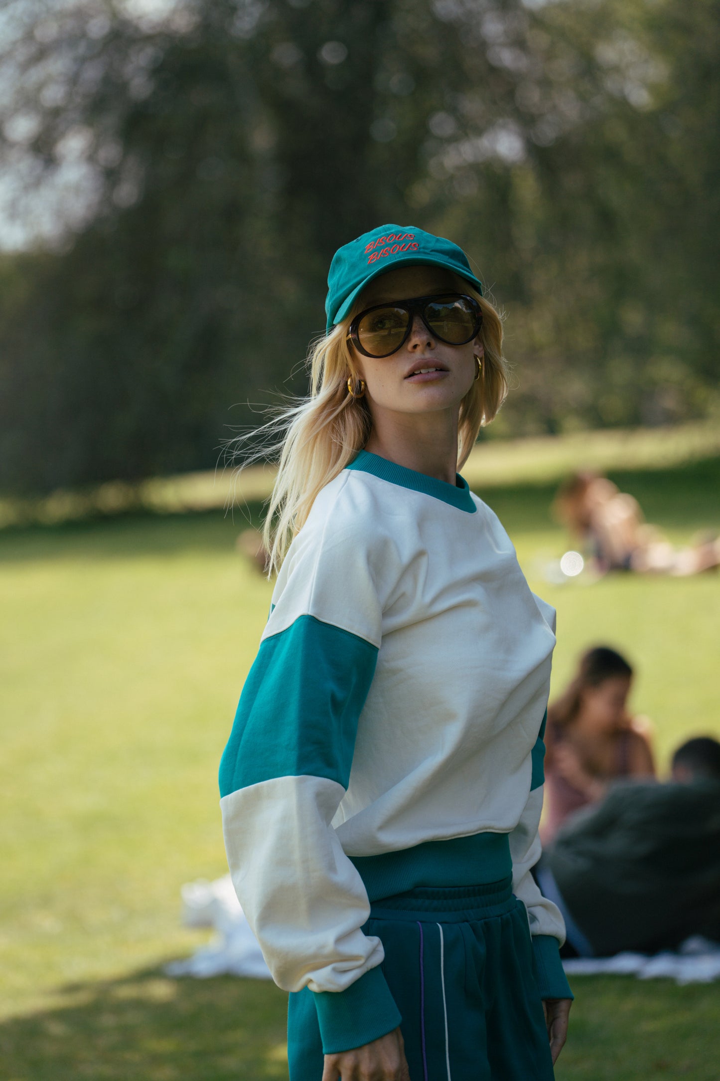 Bebe Sweatshirt in Warm White