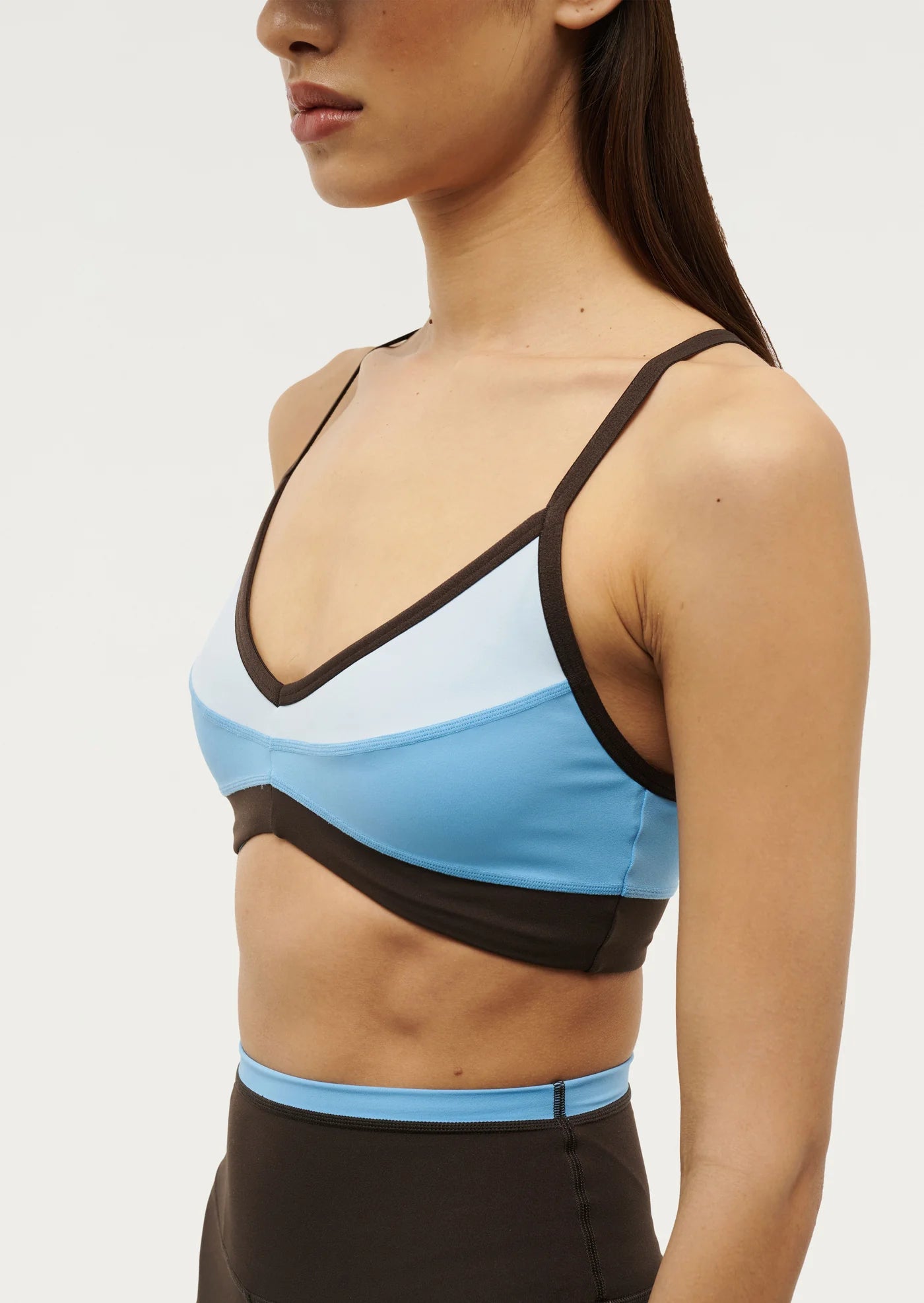 SIZE EXTRA LARGE Overland Sports Bra in Bright Blue