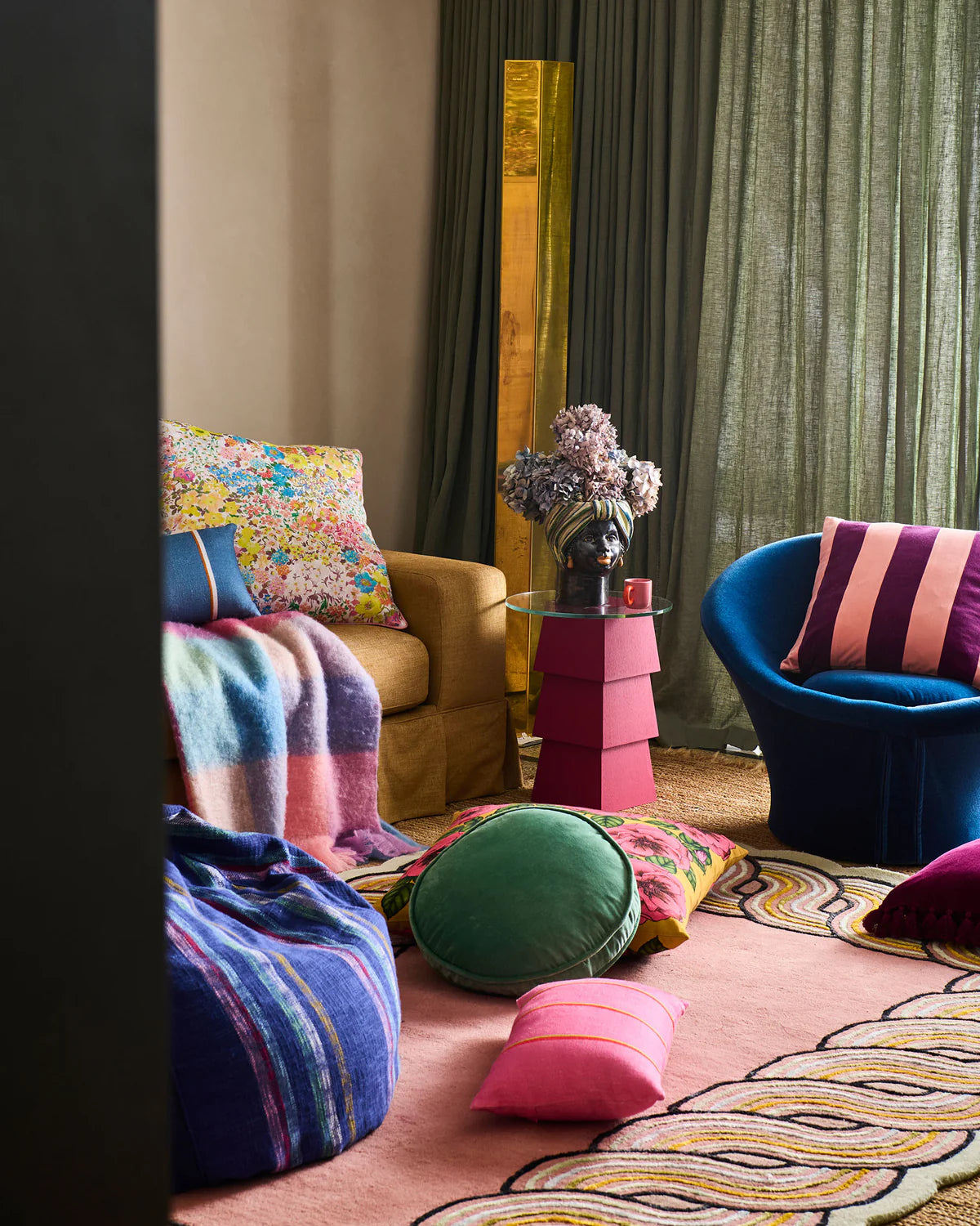 Pistachio Velvet Pea Cushion