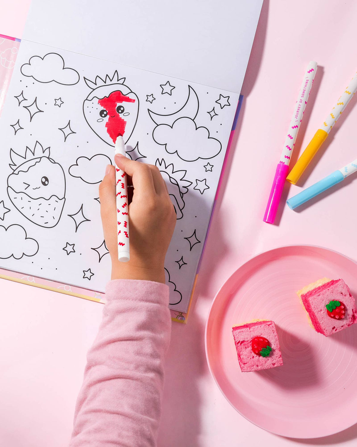 Kawaii Club Colouring Kit