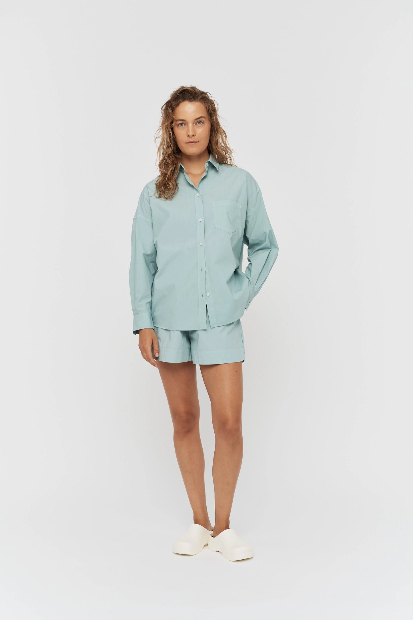 The Chiara Shirt in Retro Blue