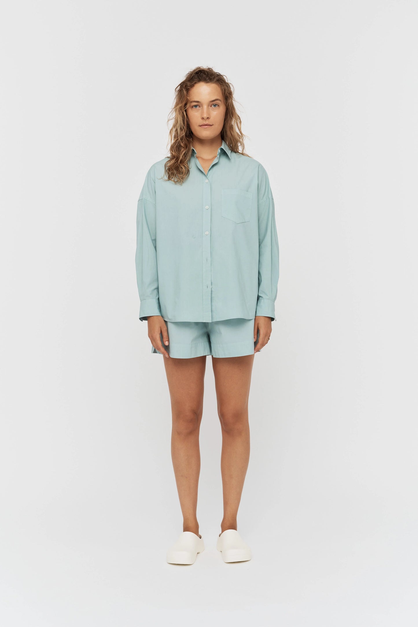 The Chiara Shirt in Retro Blue