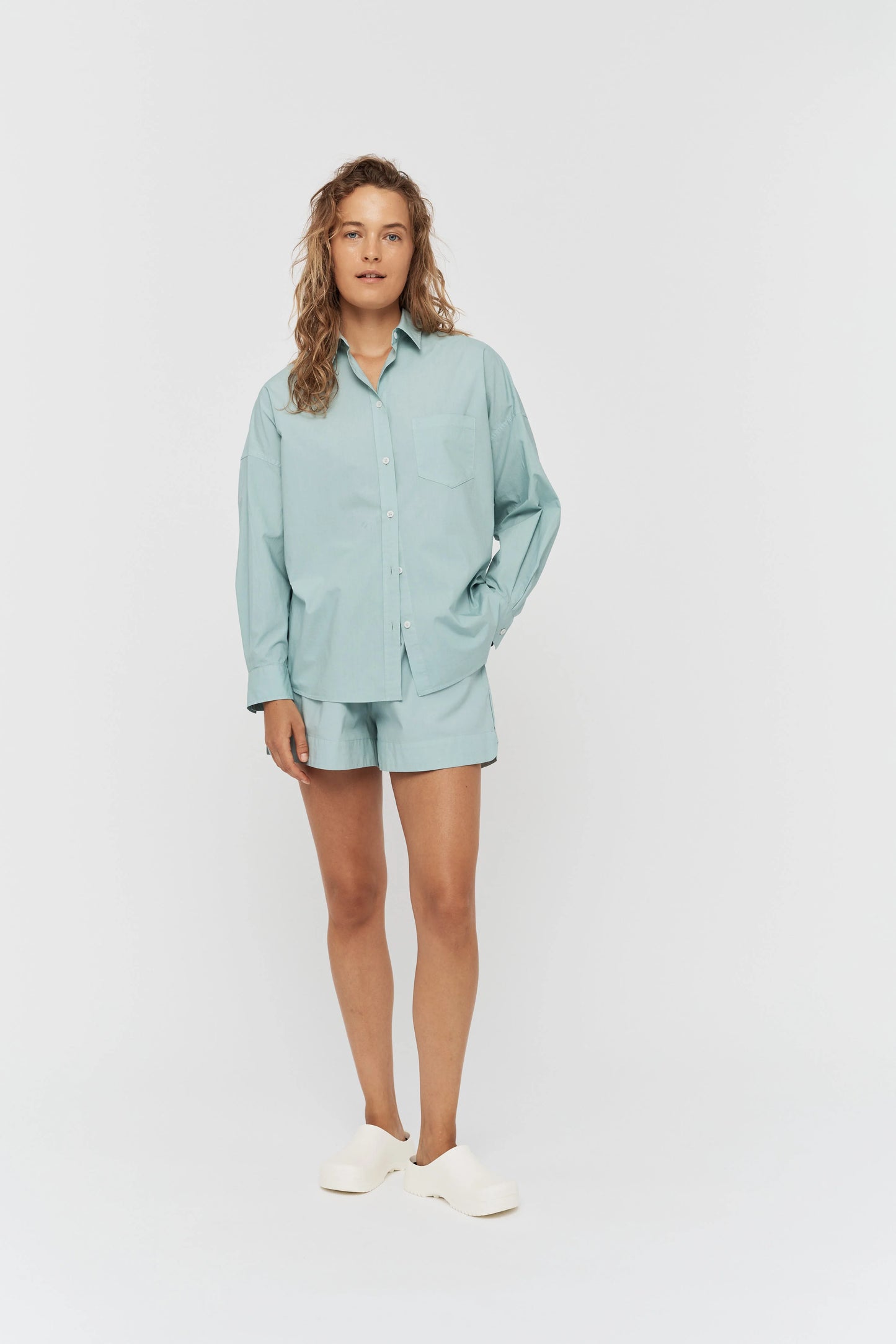 The Chiara Shirt in Retro Blue