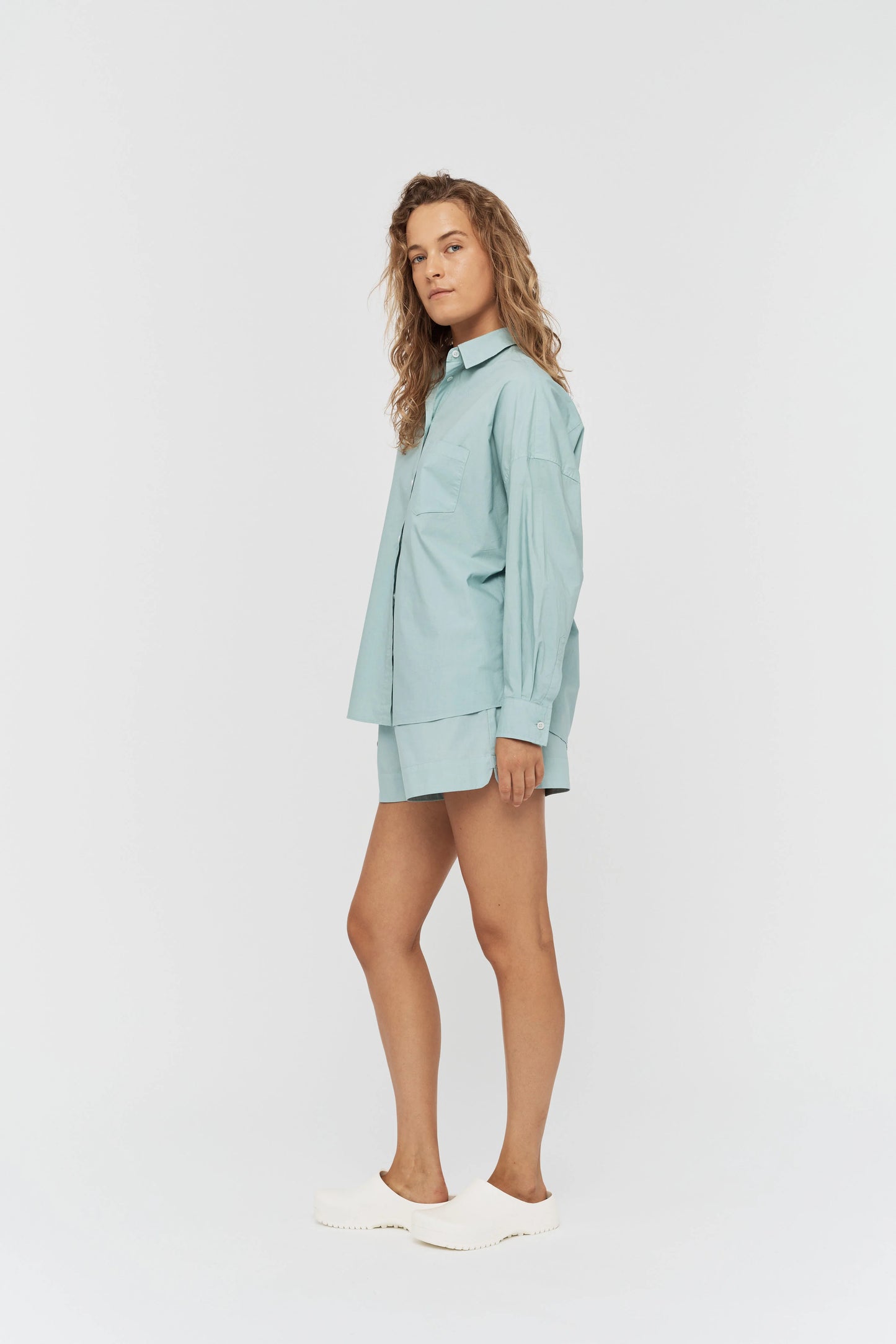 The Chiara Shirt in Retro Blue