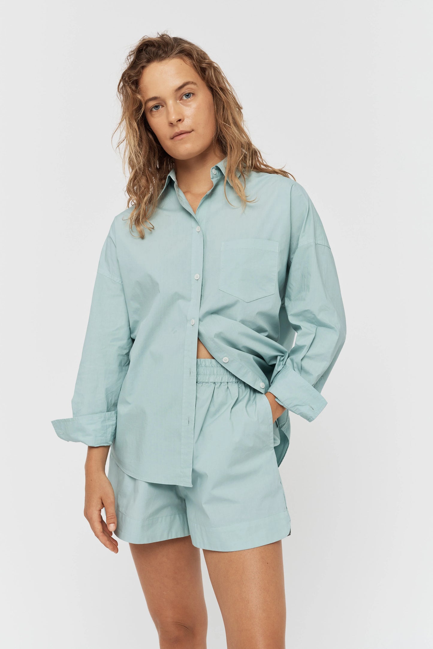 The Chiara Shirt in Retro Blue