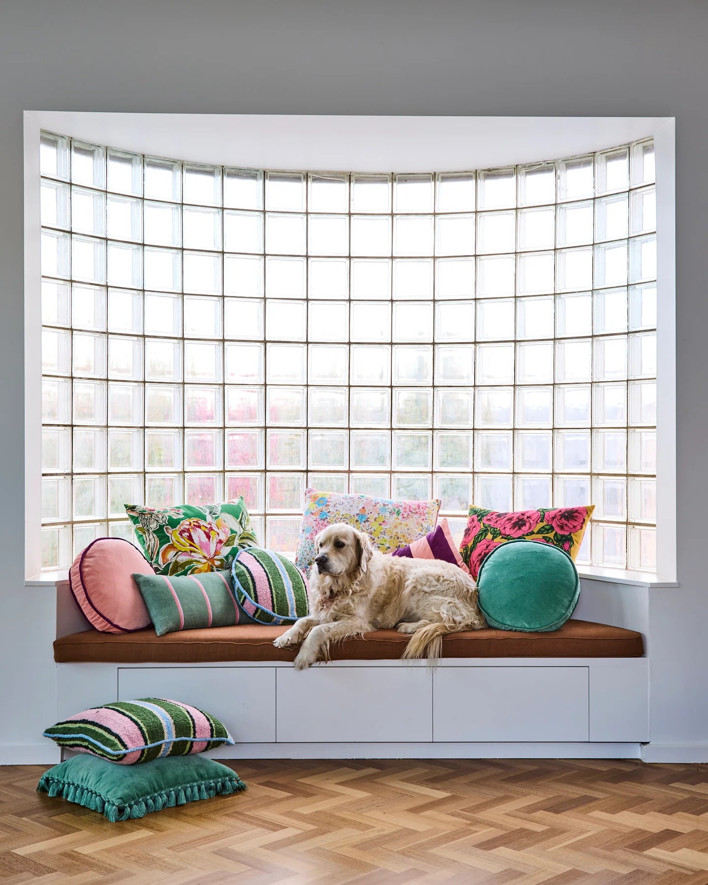 Pistachio Velvet Pea Cushion