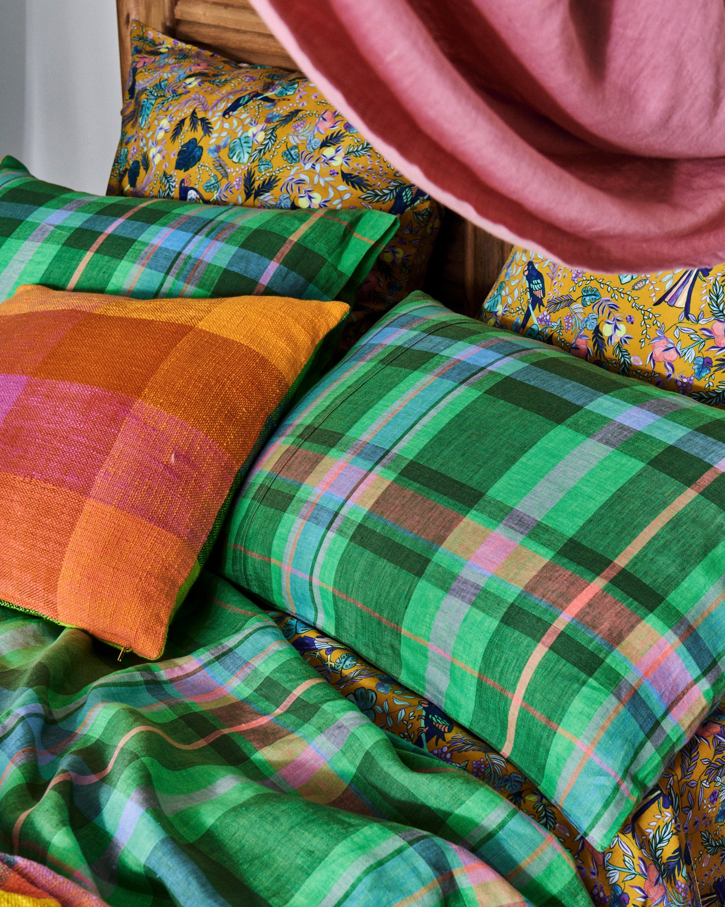 Jewel of the Nile Tartan Linen Pillowcases 2 Piece Set