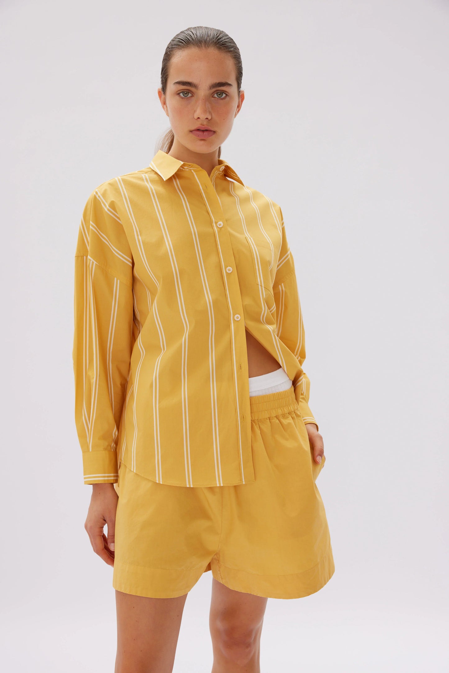 The Chiara Shirt in Mid-length Stripes - Dijon & Vanilla