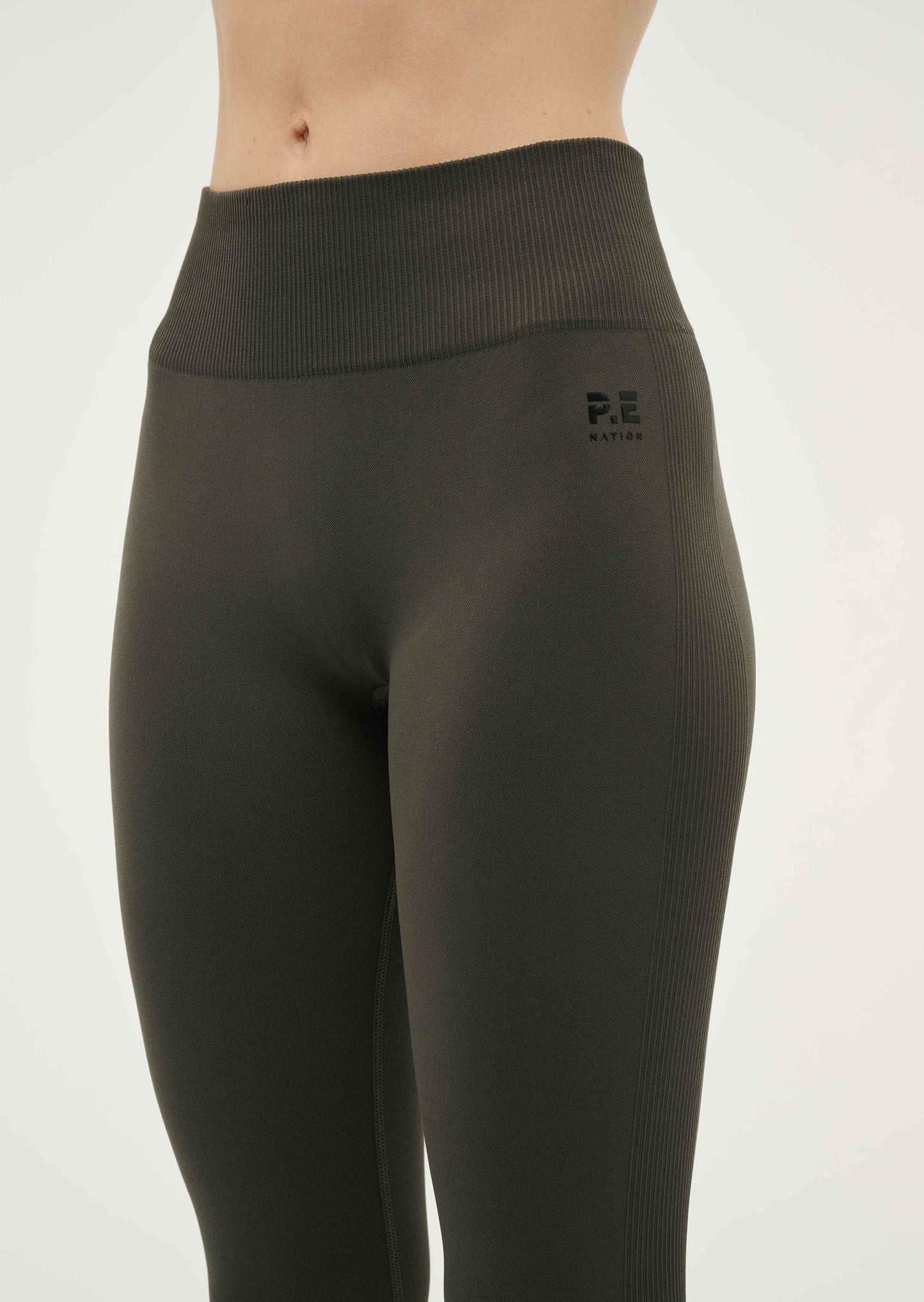 Restore Seamless Legging in Gunmetal