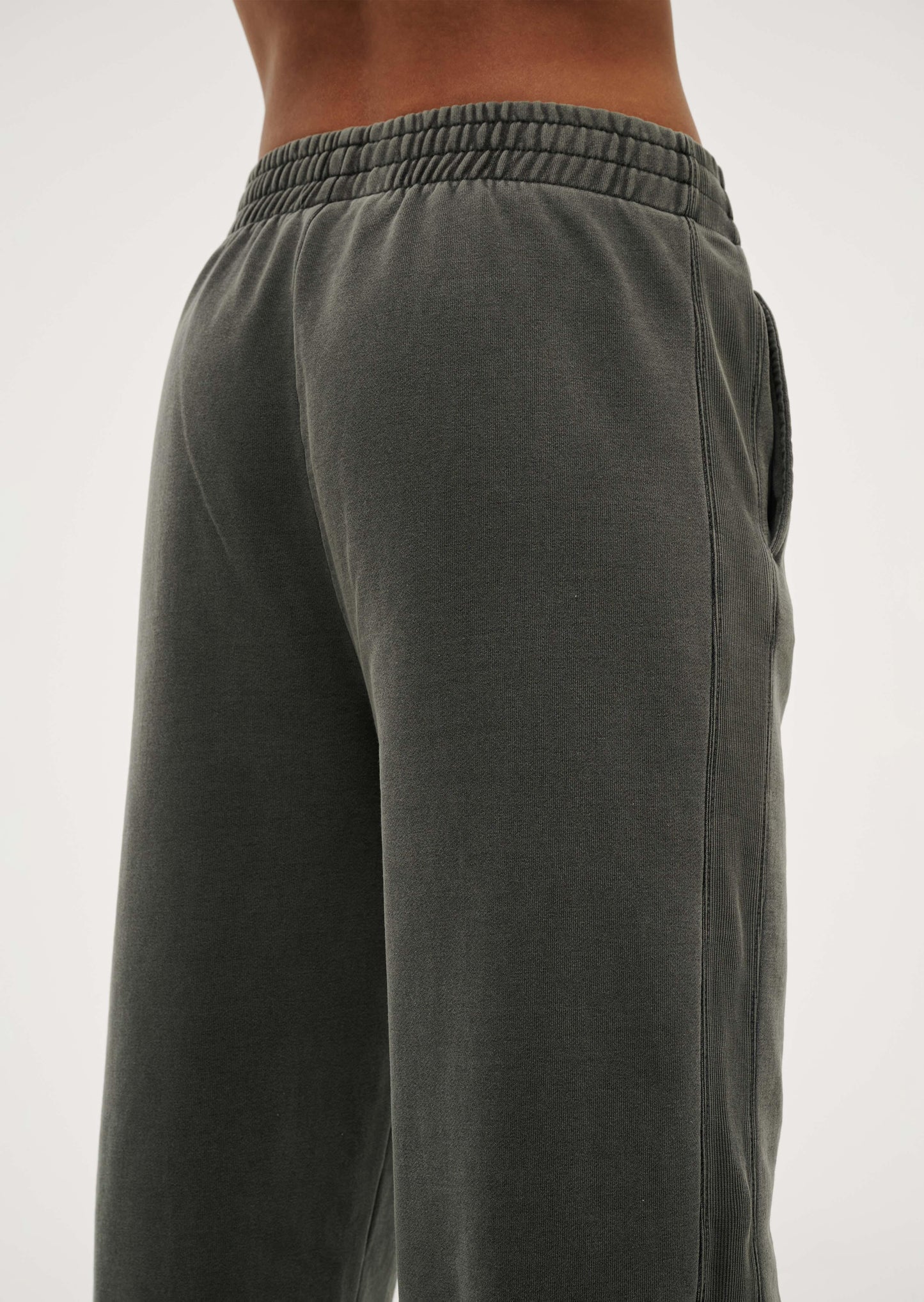 Adventure Trackpant in Gunmetal