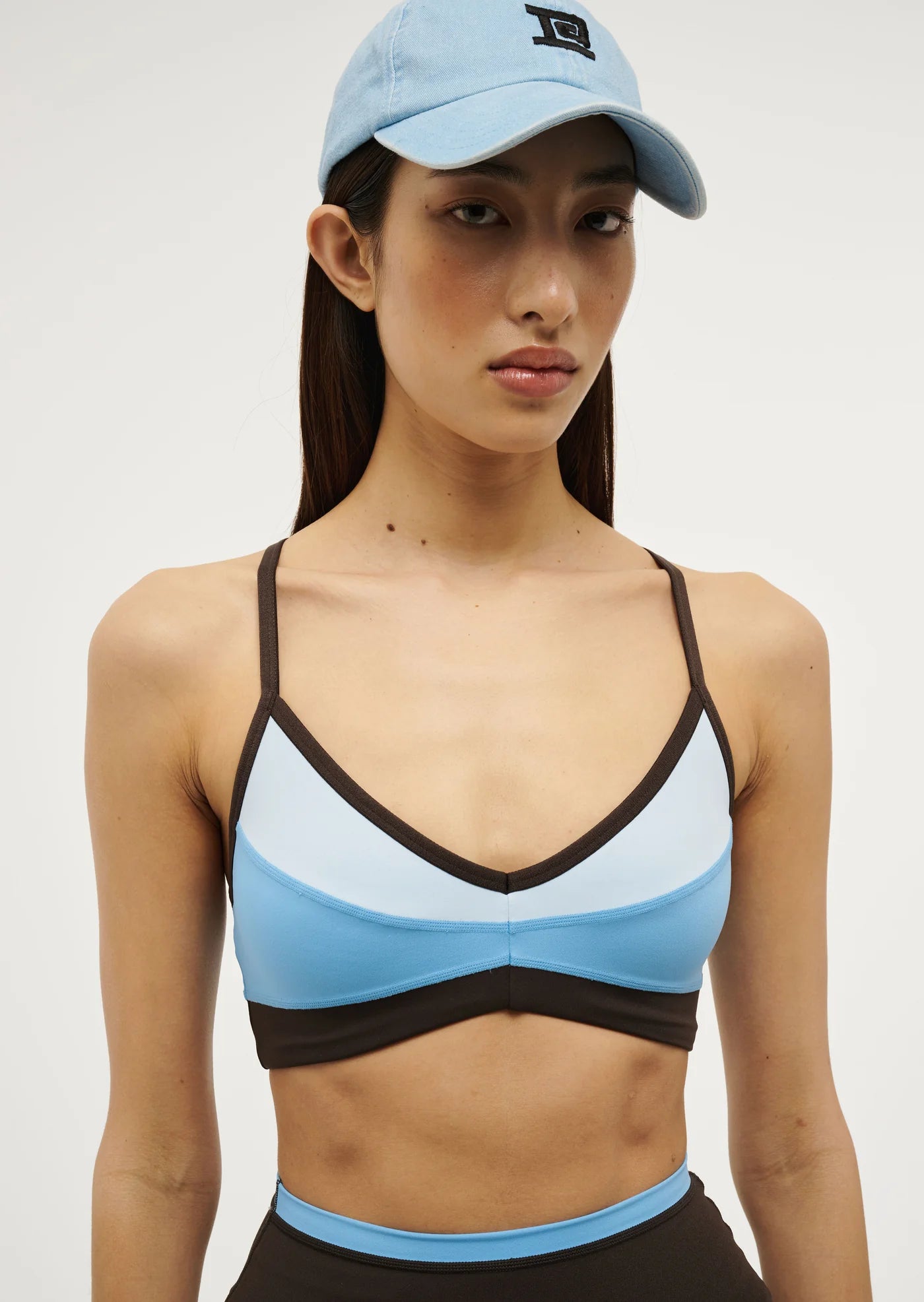 SIZE EXTRA LARGE Overland Sports Bra in Bright Blue