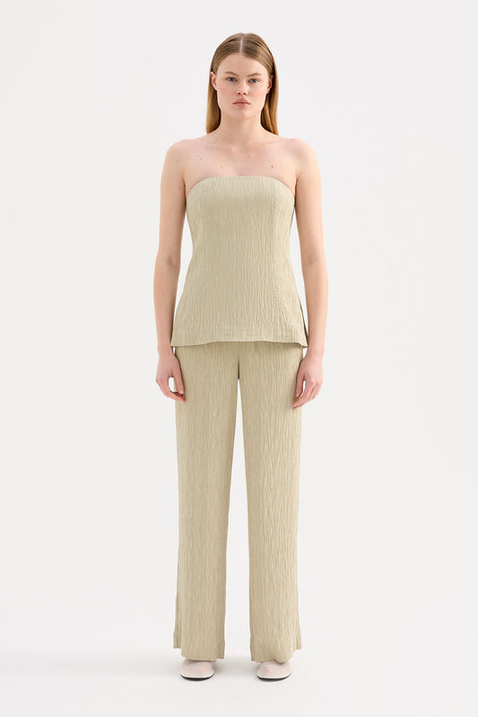 Danika Pant in Artichoke